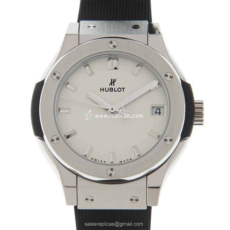 HUBLOT CLASSIC FUSION 581.NX.2611.RX 1