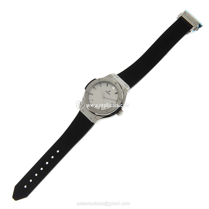 HUBLOT CLASSIC FUSION 581.NX.2611.RX 2