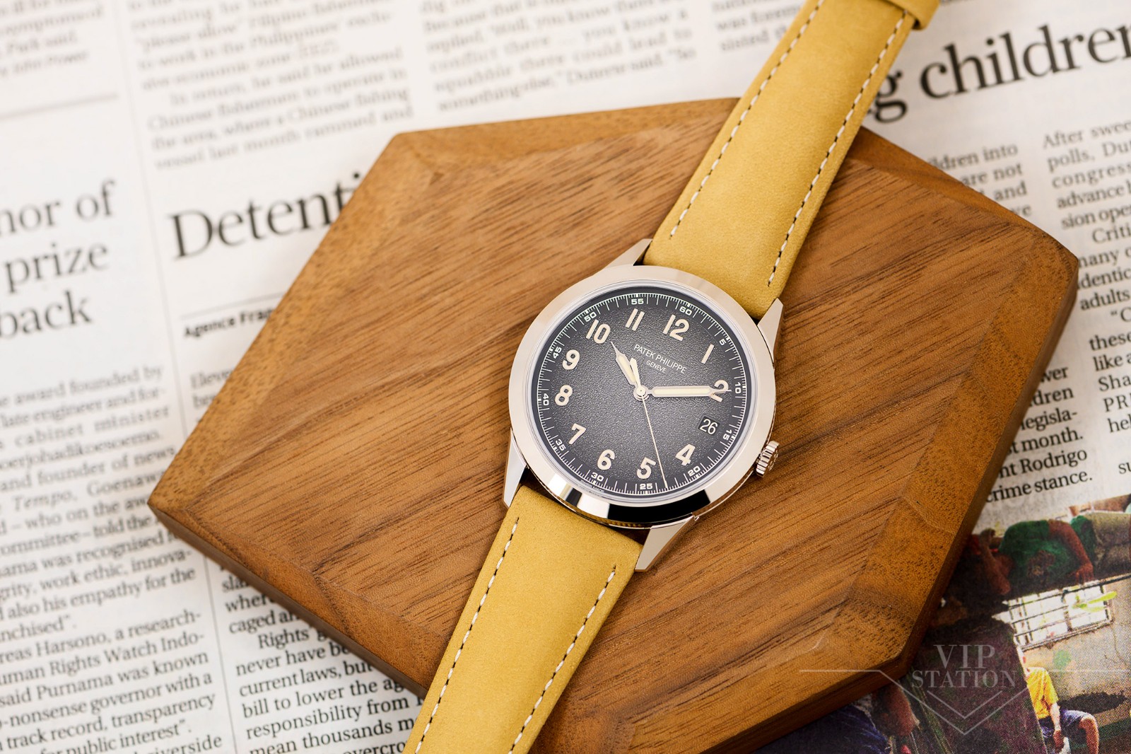 NEW PATEK PHILIPPE CALATRAVA 5226G-001 5