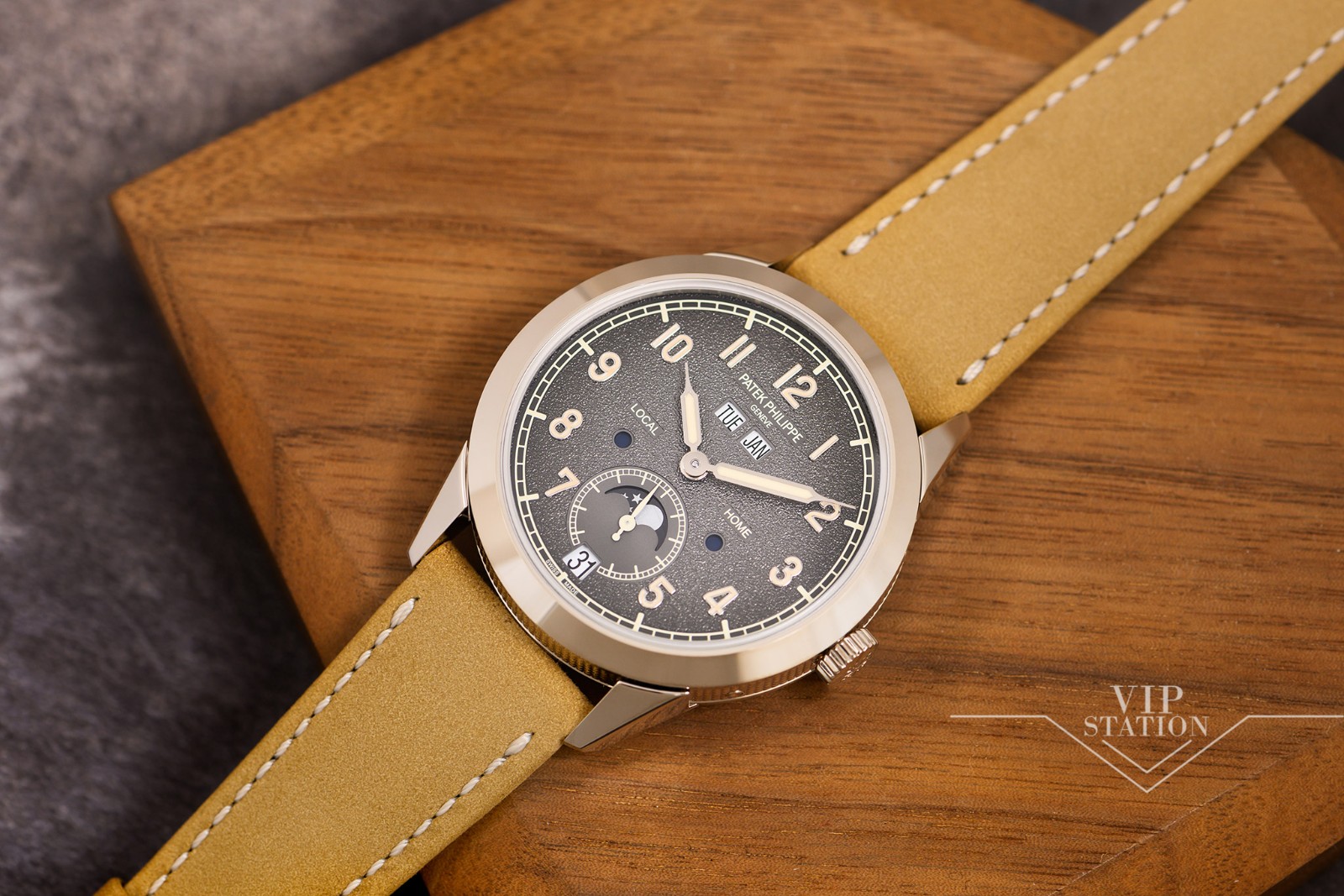 NEW PATEK PHILIPPE COMPLICATIONS 5326G-001 5