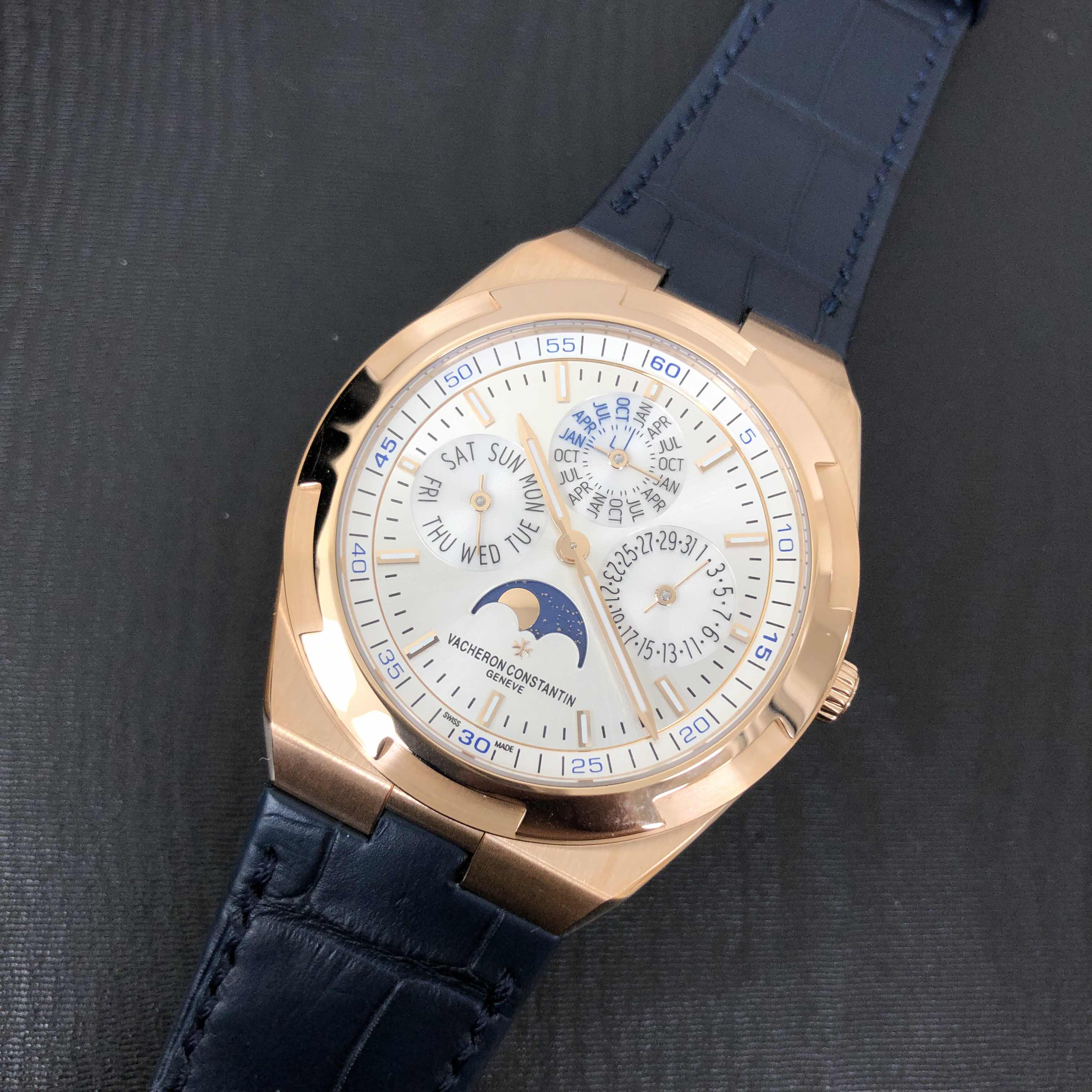 VACHERON CONSTANTIN OVERSEAS 4300V/000R-B064 5