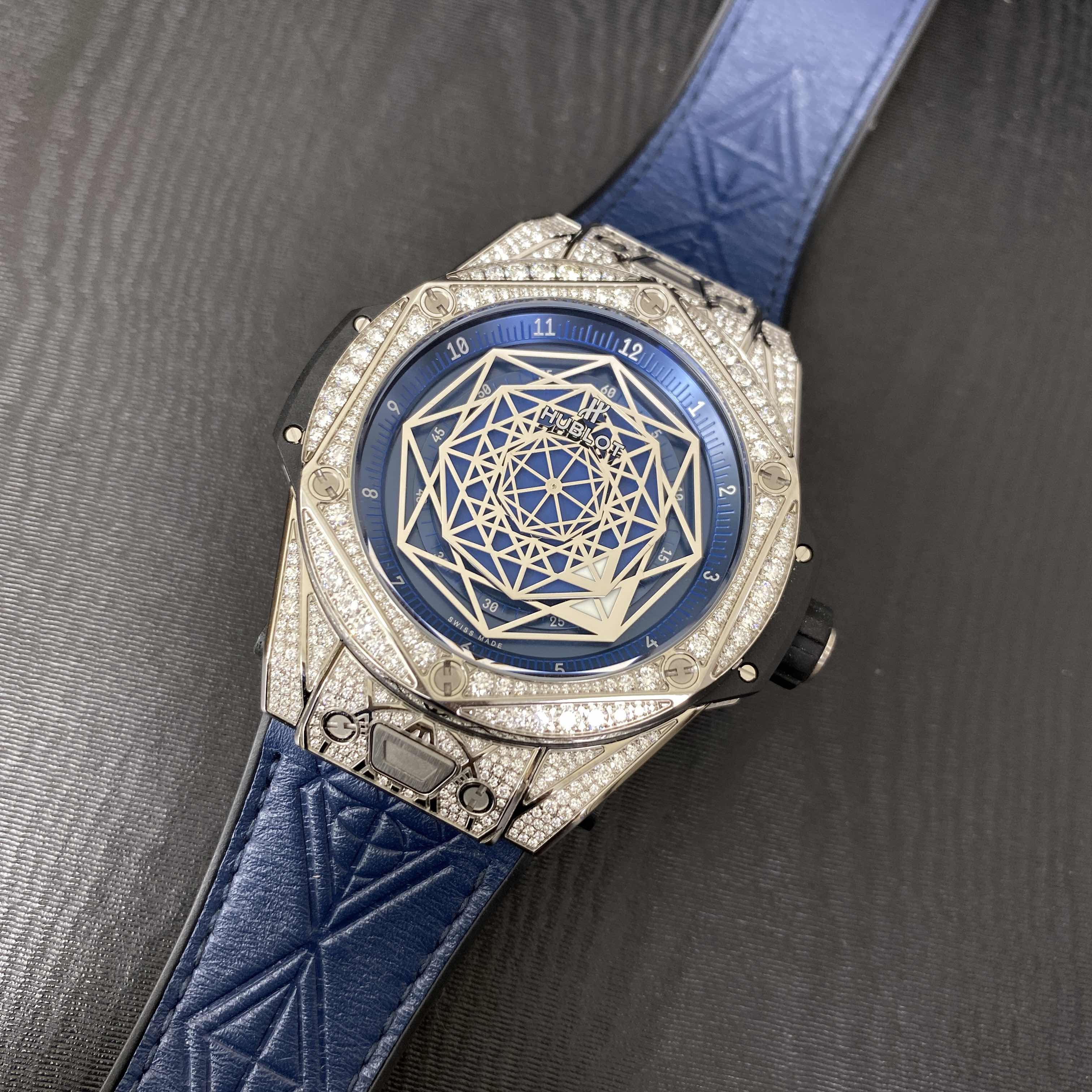 HUBLOT BIG BANG 415.NX.7179.VR.1704.MXM18 5
