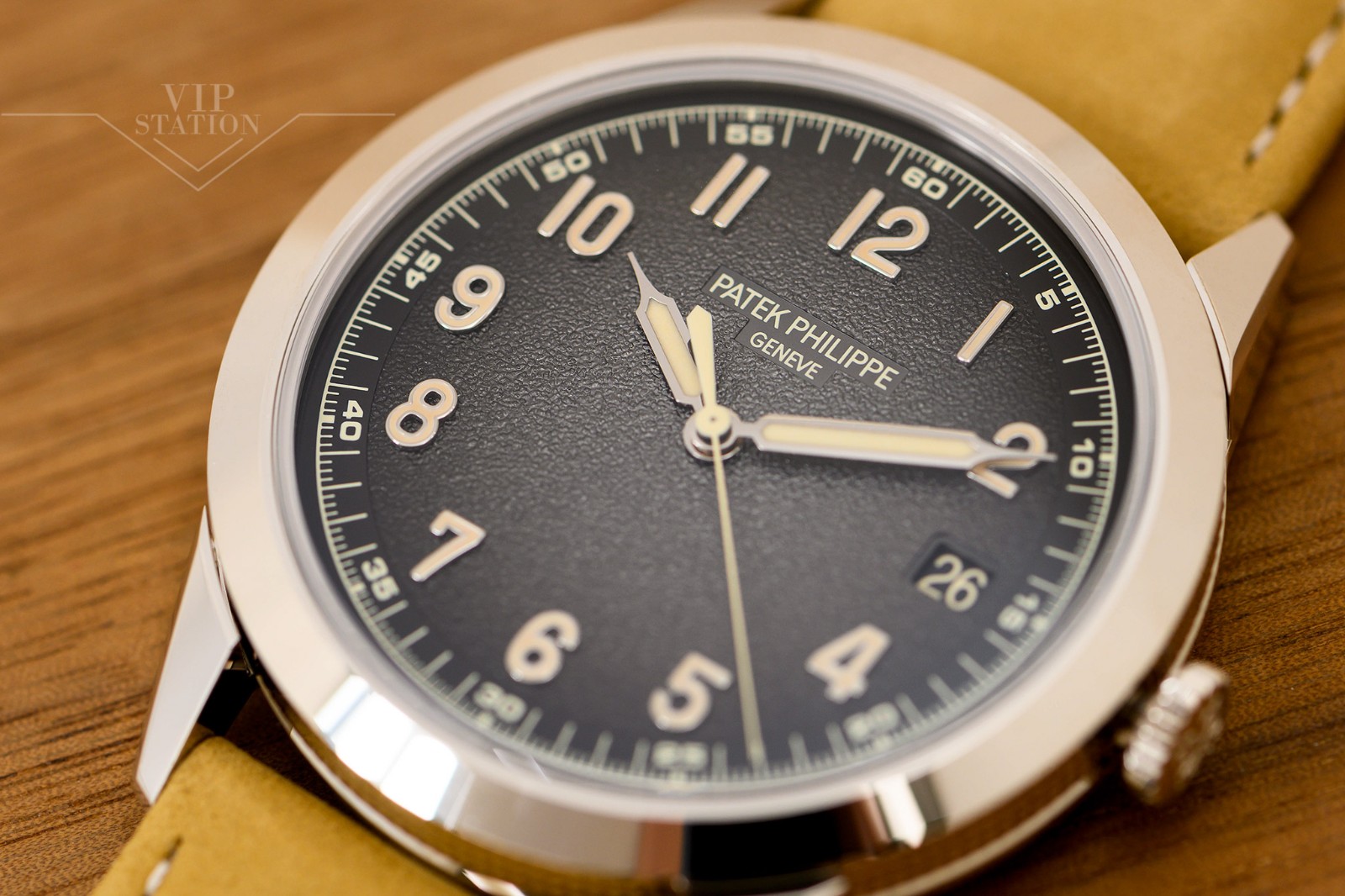 NEW PATEK PHILIPPE CALATRAVA 5226G-001 6