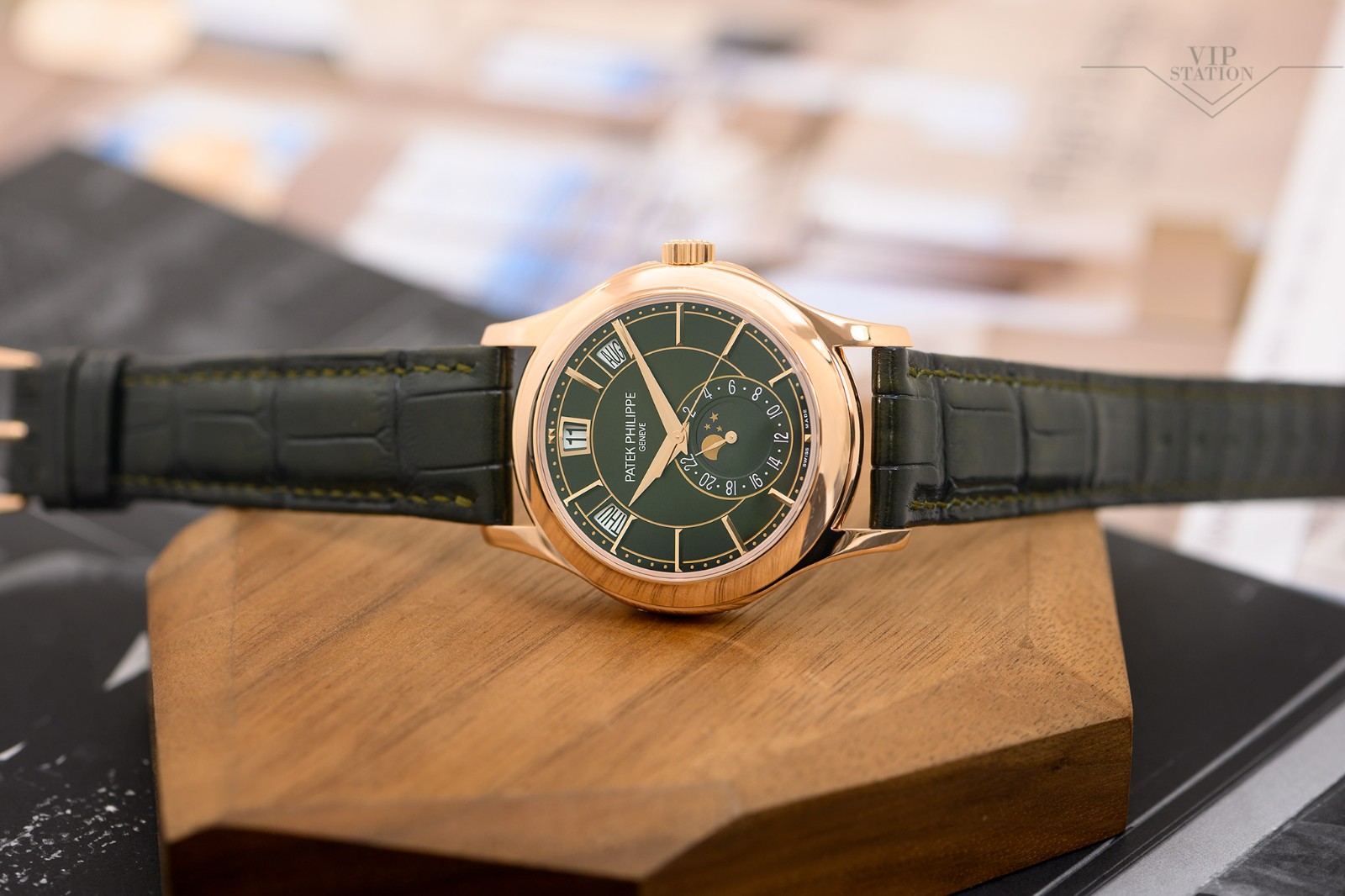 NEW PATEK PHILIPPE COMPLICATIONS 5205R-011 6