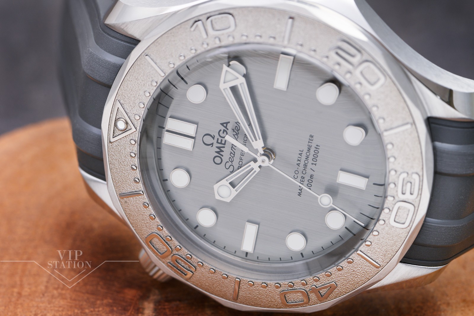 NEW OMEGA SEAMASTER 210.32.42.20.06.002 6
