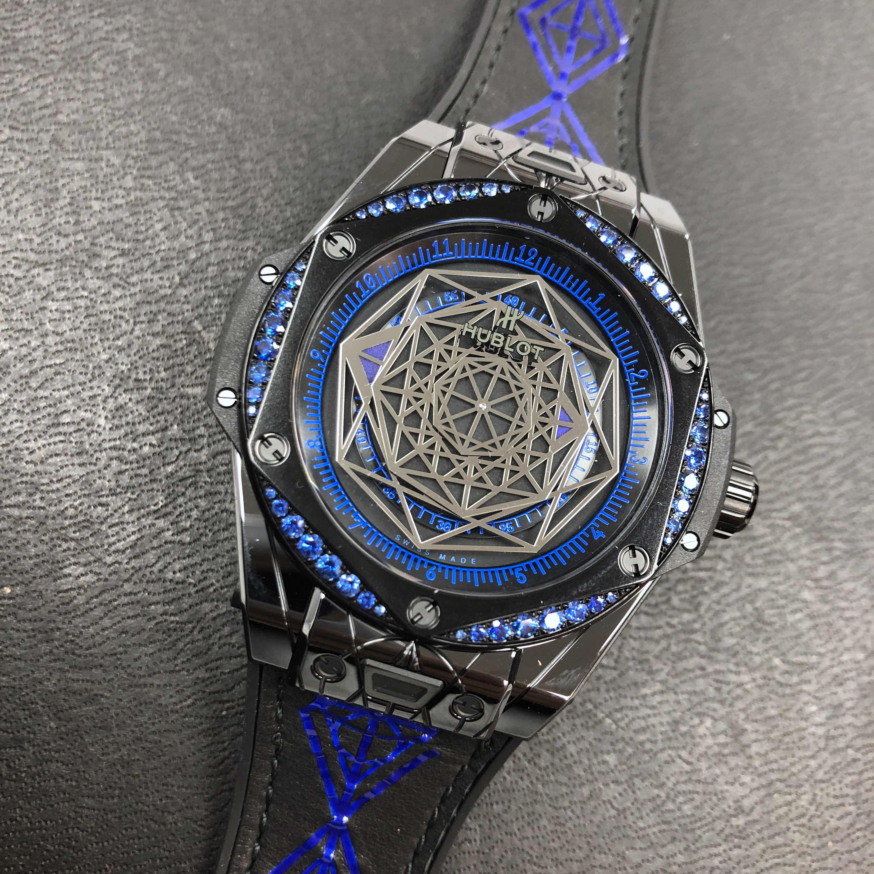 HUBLOT BIG BANG 465.CS.1119.VR.1201.MXM18 6