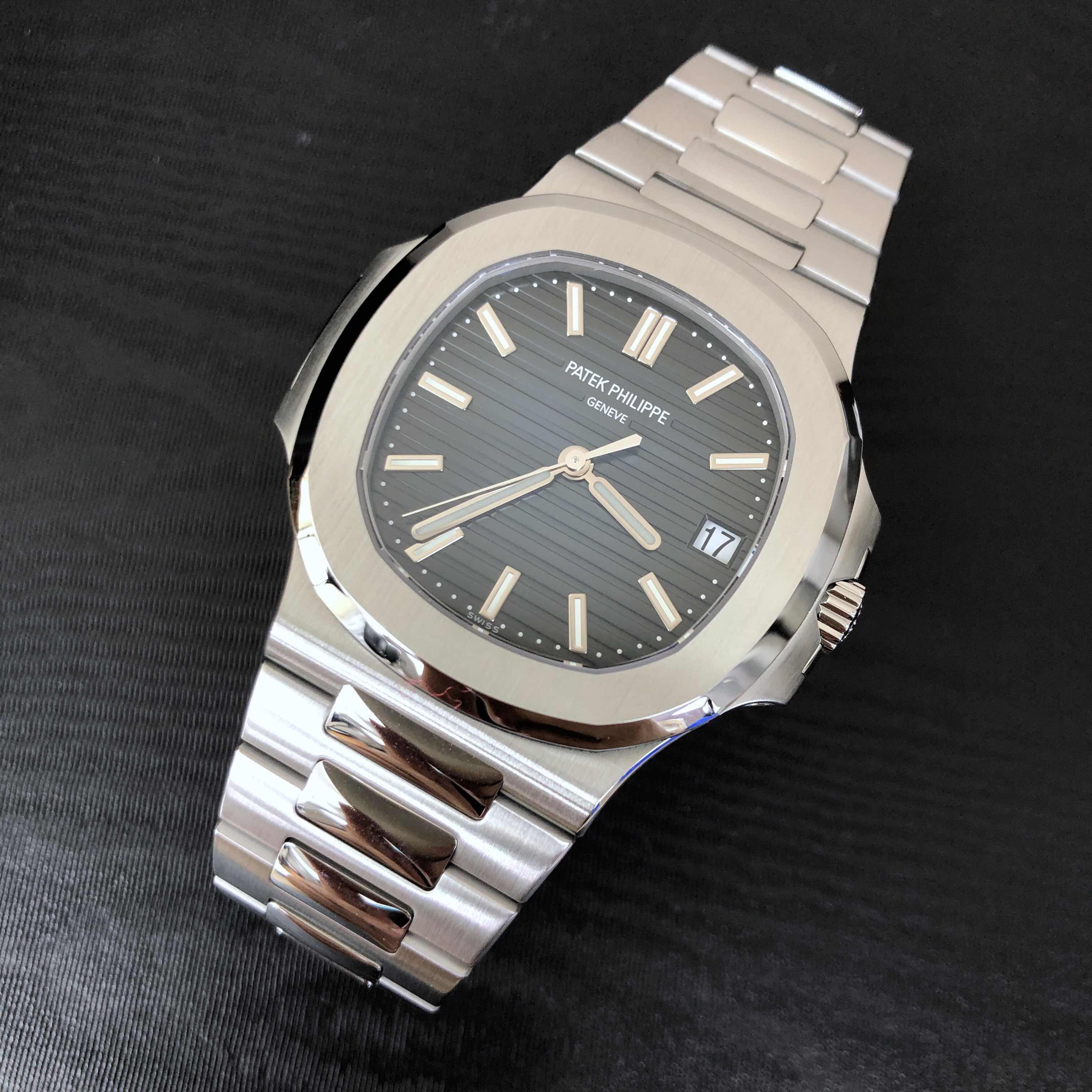PATEK PHILIPPE NAUTILUS 5711/1A-010 6