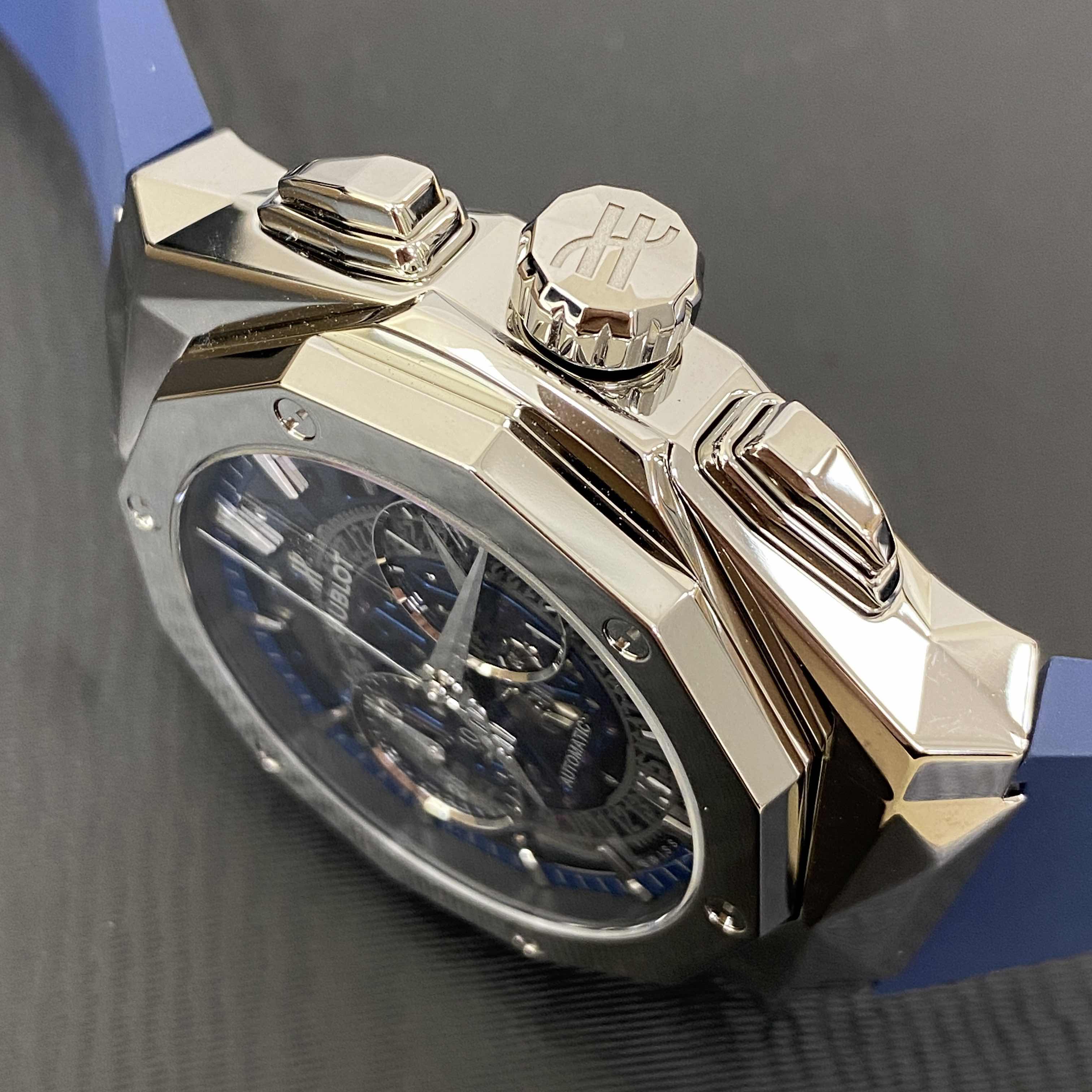 HUBLOT CLASSIC FUSION 525.NX.5170.RX.ORL21 6