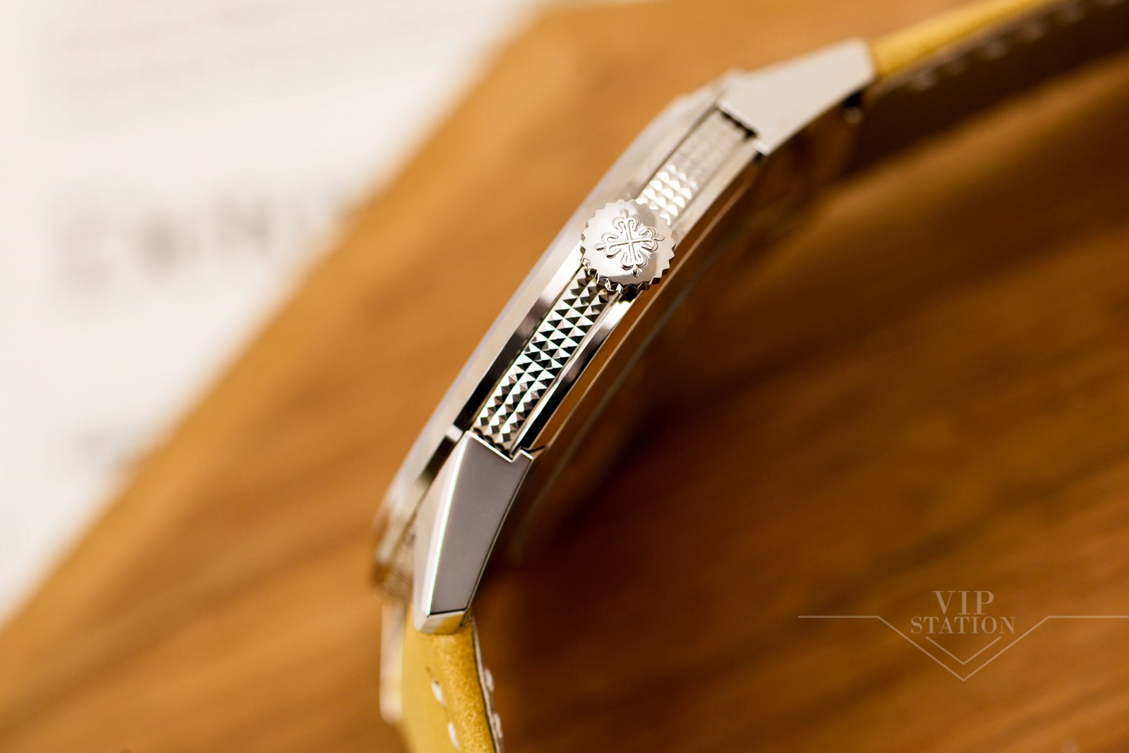 NEW PATEK PHILIPPE CALATRAVA 5226G-001 7