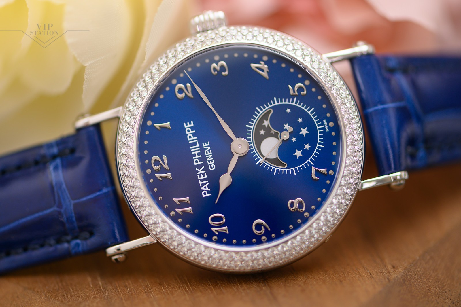 NEW PATEK PHILIPPE COMPLICATIONS 7121/200G-001 7