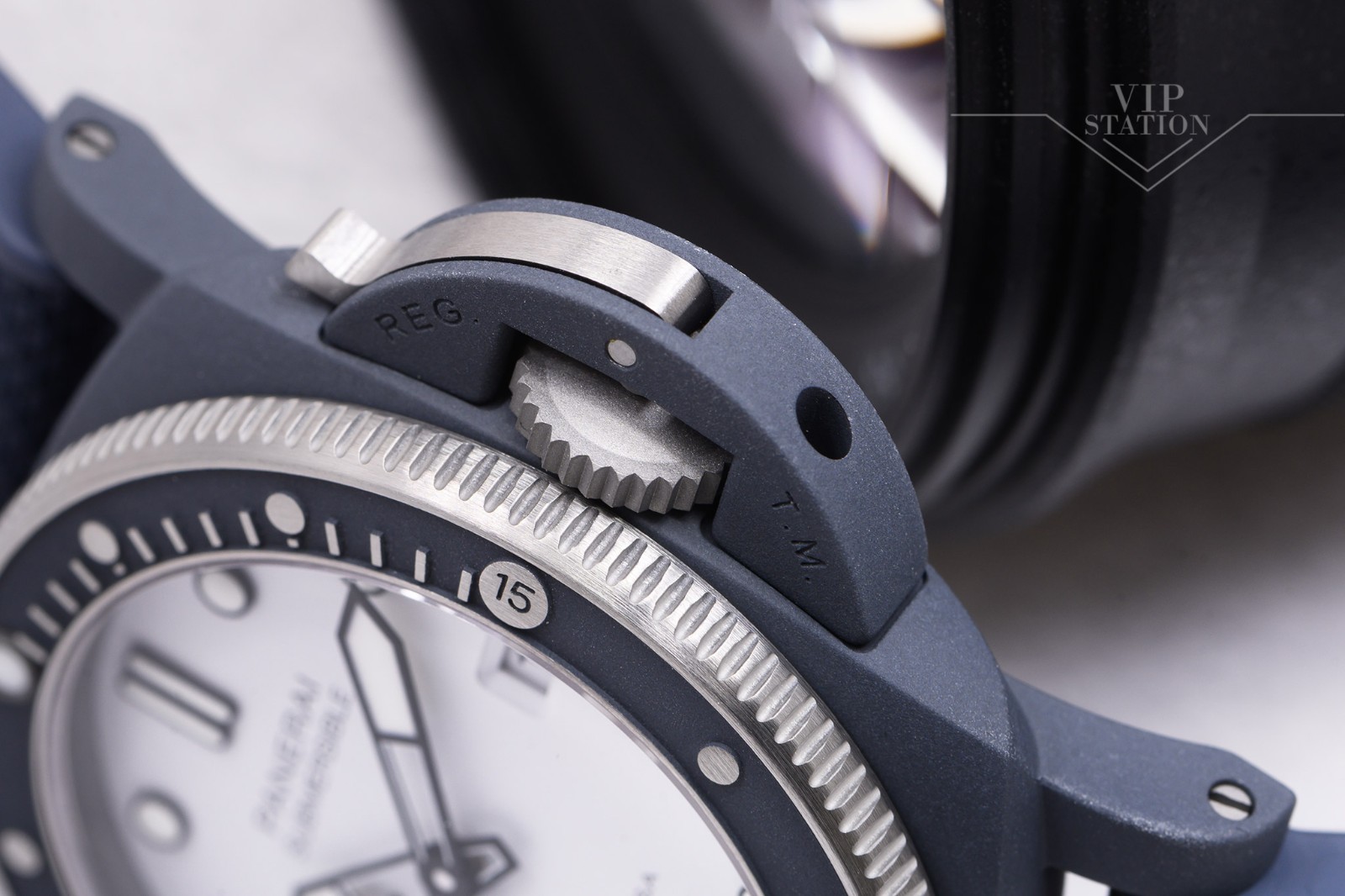 NEW PANERAI Submersible Luna Rossa Ti-Ceramitech PAM01543 7