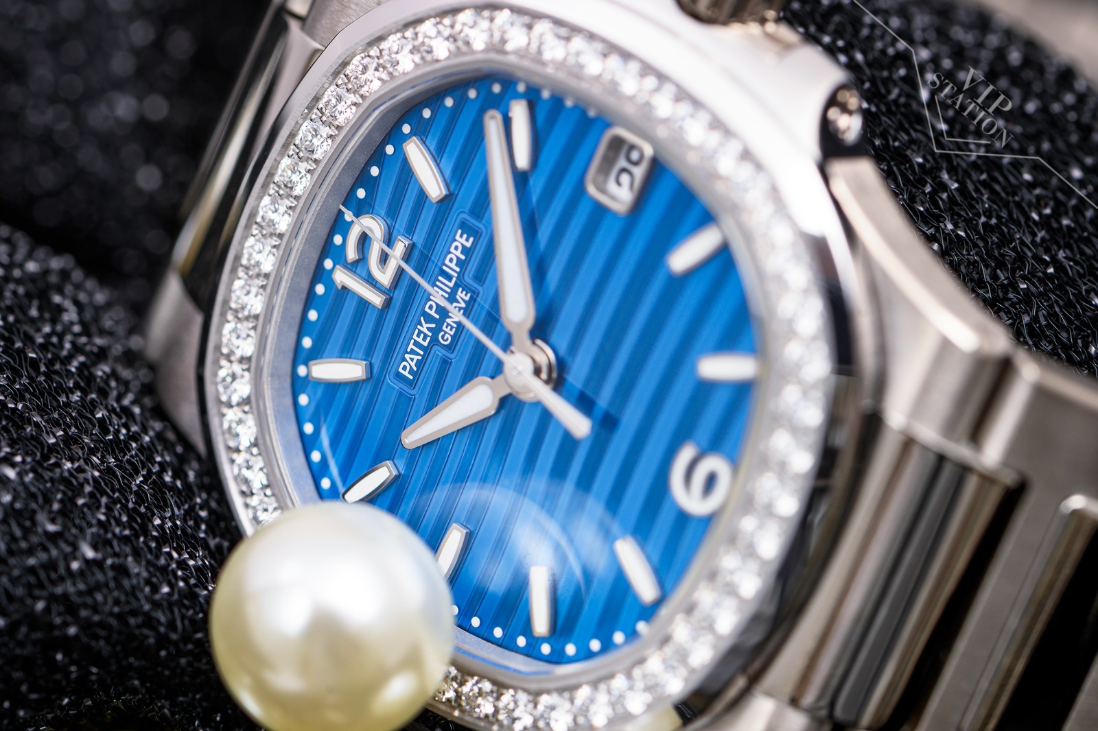 NEW PATEK PHILIPPE NAUTILUS 7010/1G-013 7