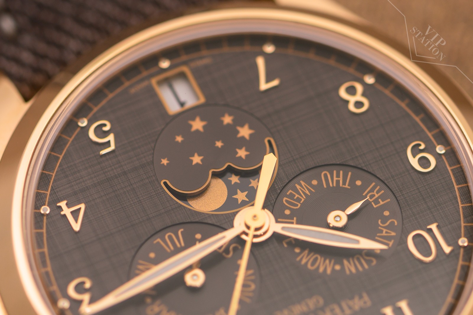 NEW PATEK PHILIPPE COMPLICATIONS 4946R-001 7