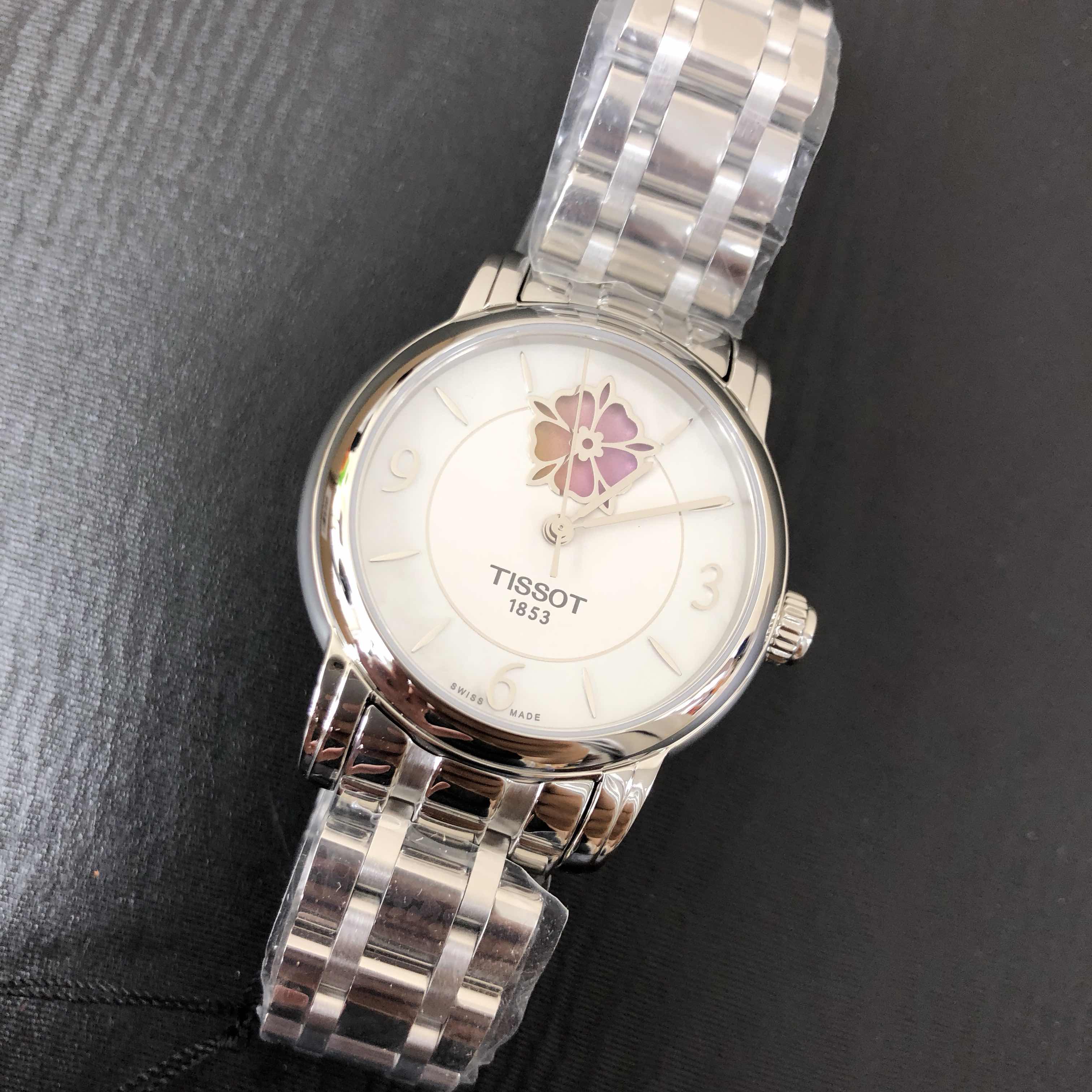 TISSOT LADY HEART T050.207.11.117.05 7