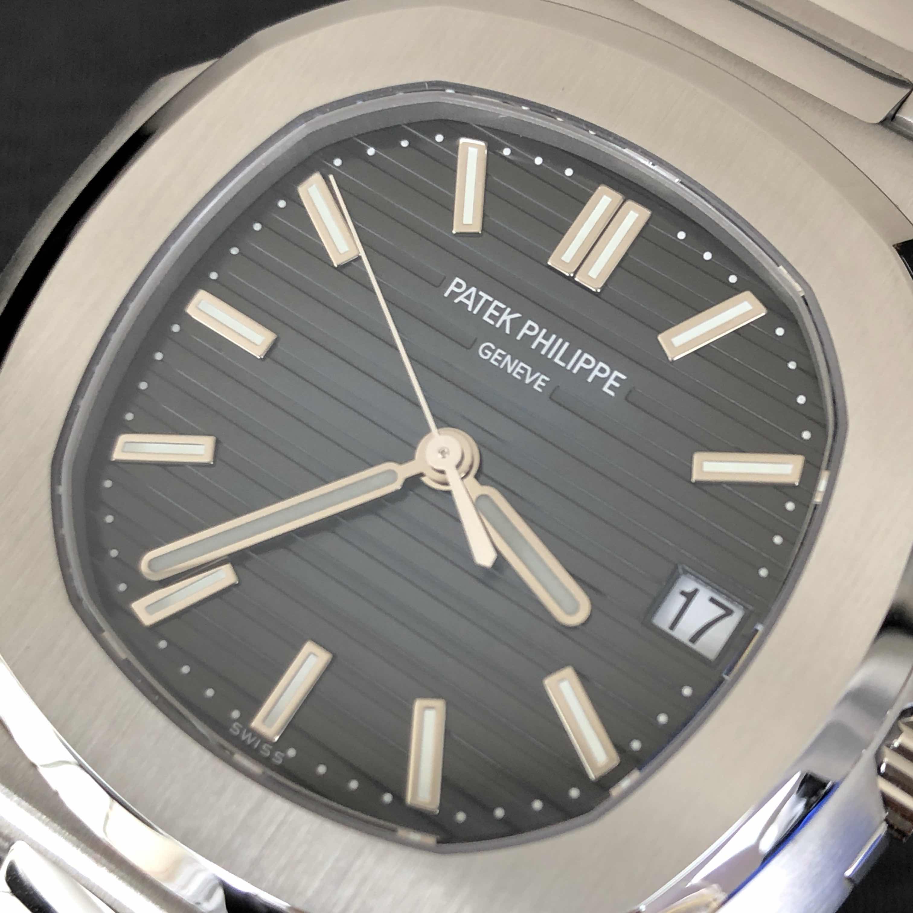 PATEK PHILIPPE NAUTILUS 5711/1A-010 7