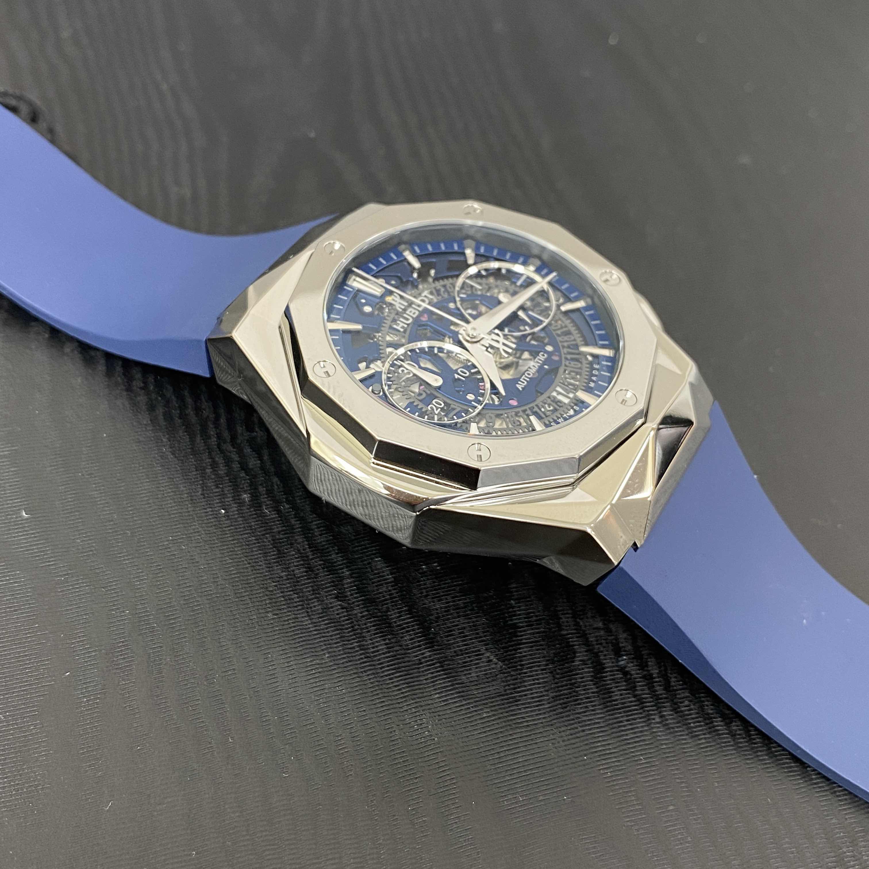 HUBLOT CLASSIC FUSION 525.NX.5170.RX.ORL21 7