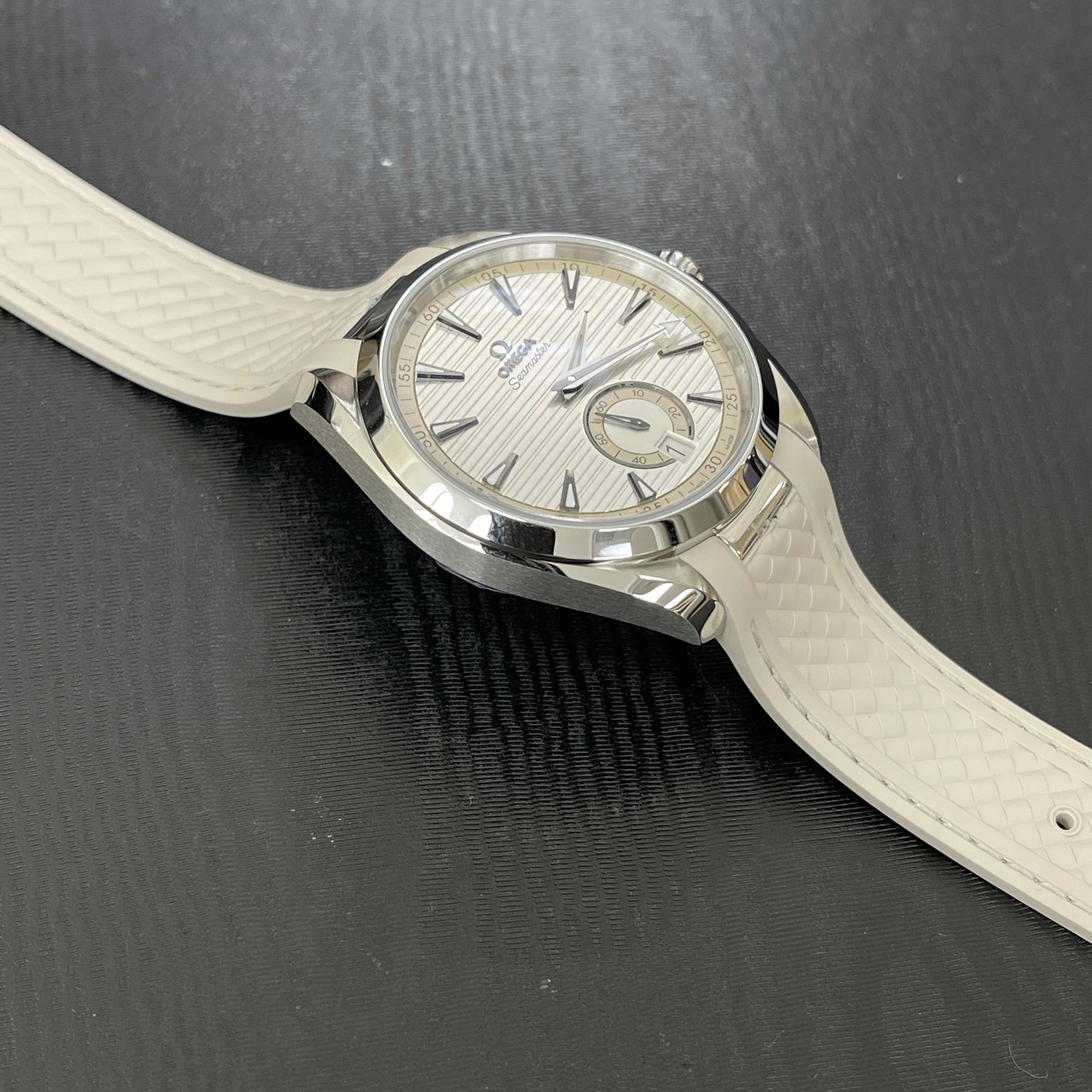 NEW OMEGA SEAMASTER 220.12.41.21.02.005 7