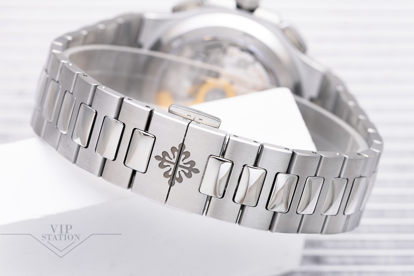 NEW PATEK PHILIPPE NAUTILUS 5990/1A-011 8