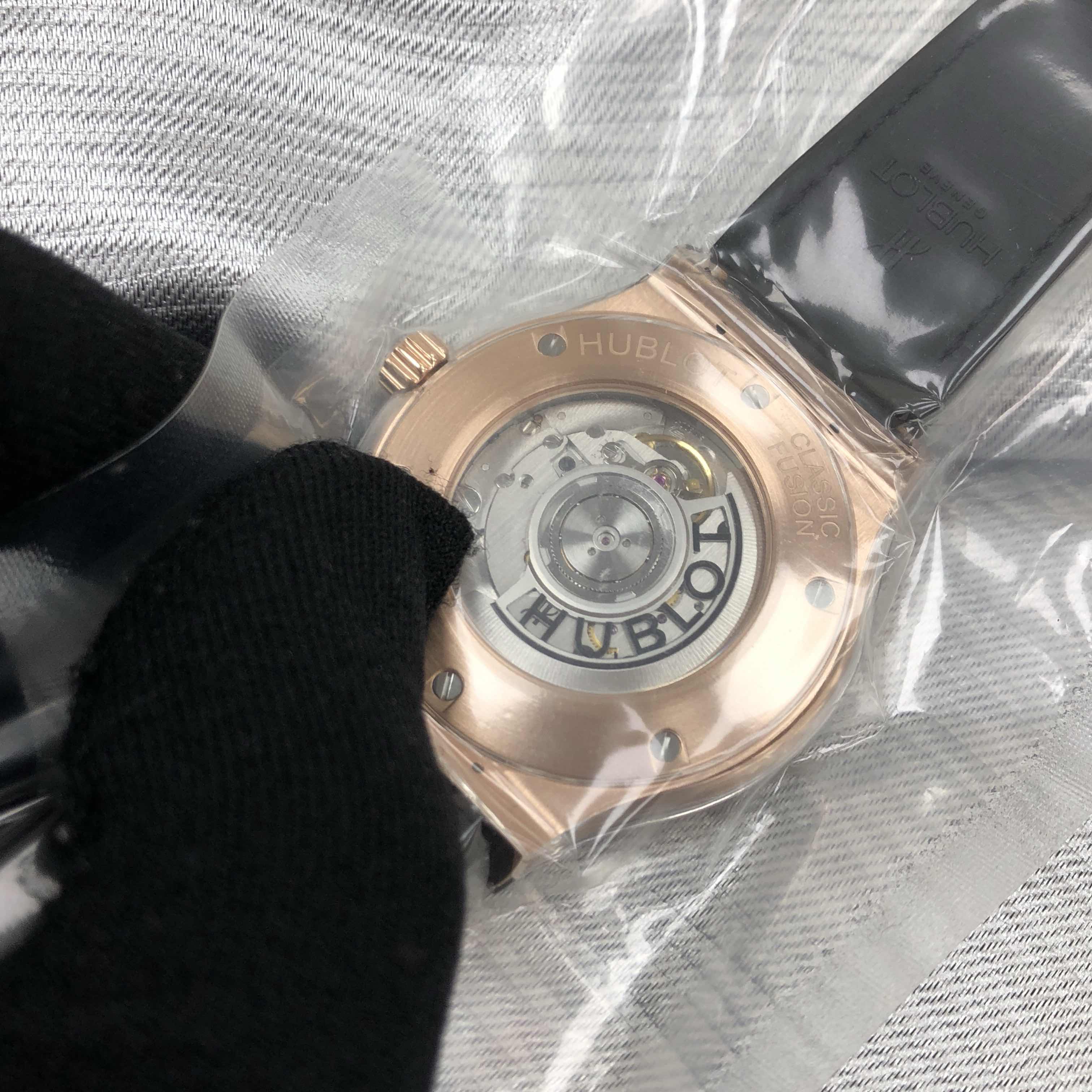 HUBLOT CLASSIC FUSION 542.OX.1181.LR.1104 8