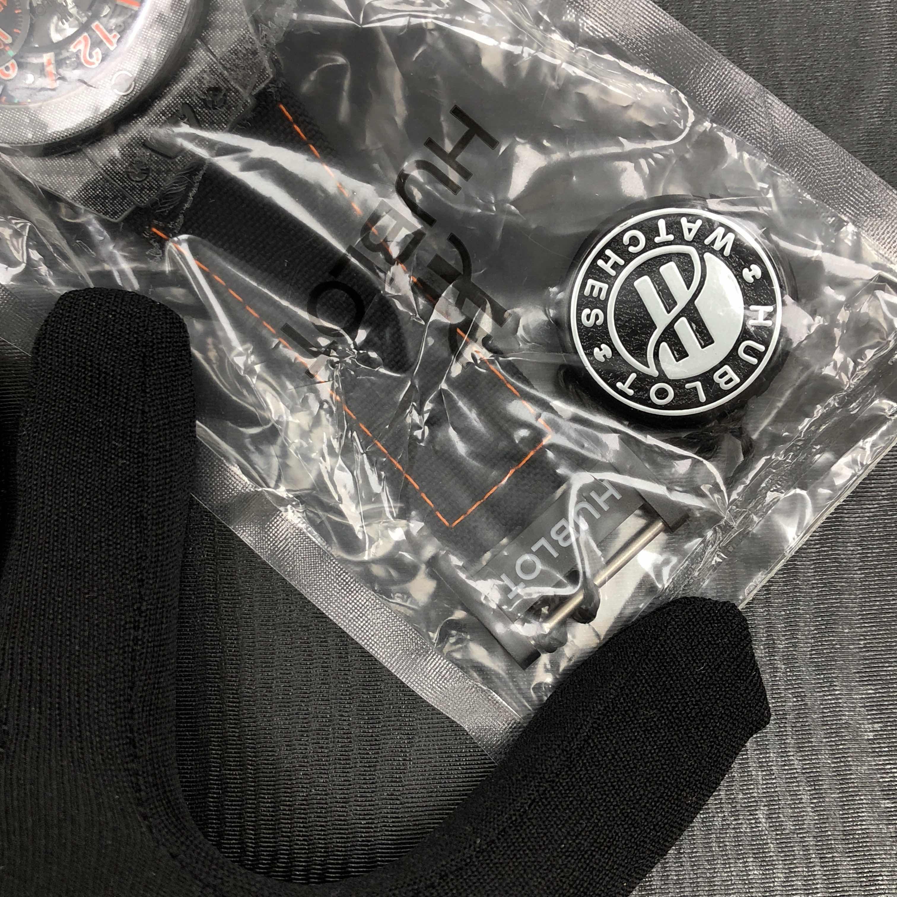 HUBLOT BIG BANG 411.YT.1199.NR.BBE18 8