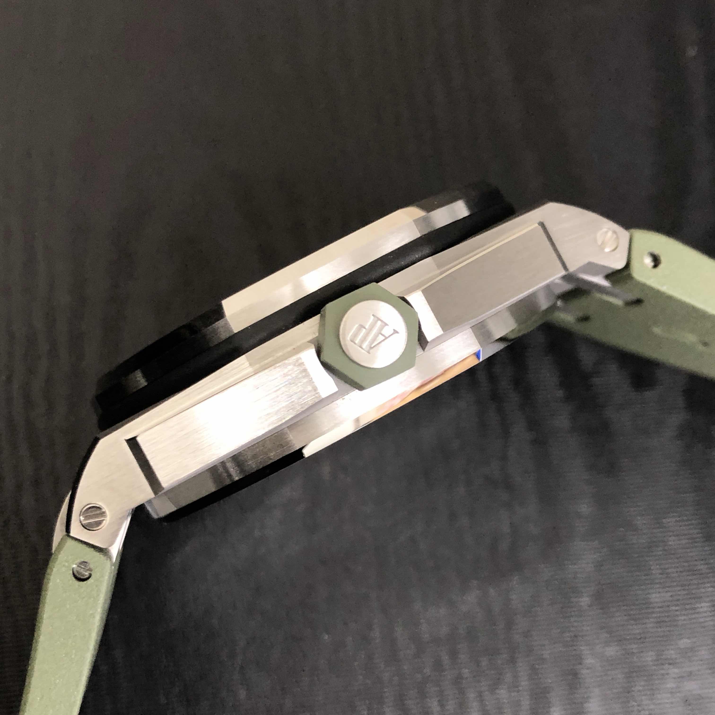 AUDEMARS PIGUET ROYAL OAK OFFSHORE 15710ST.OO.A052CA.01 8