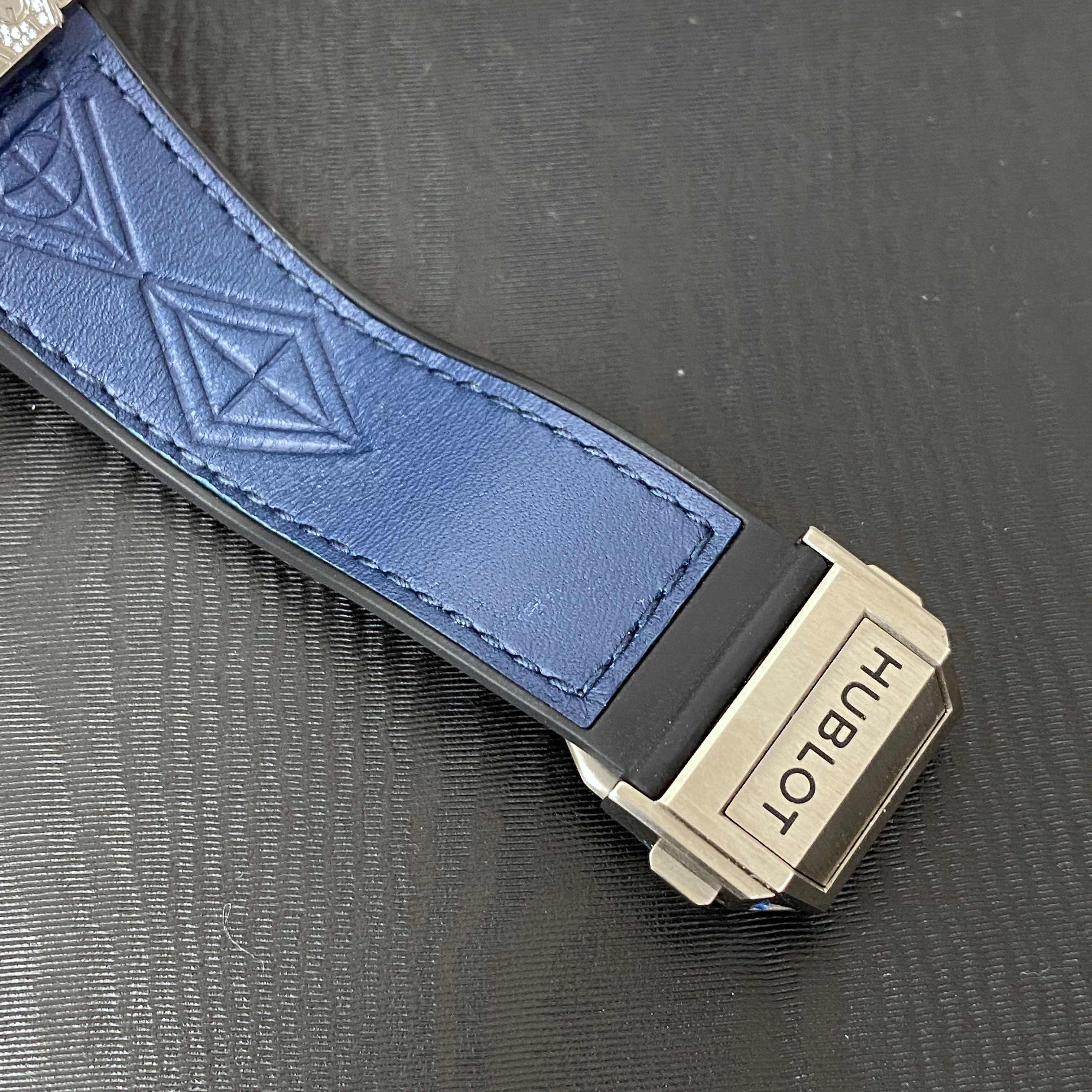 HUBLOT BIG BANG 415.NX.7179.VR.1704.MXM18 8