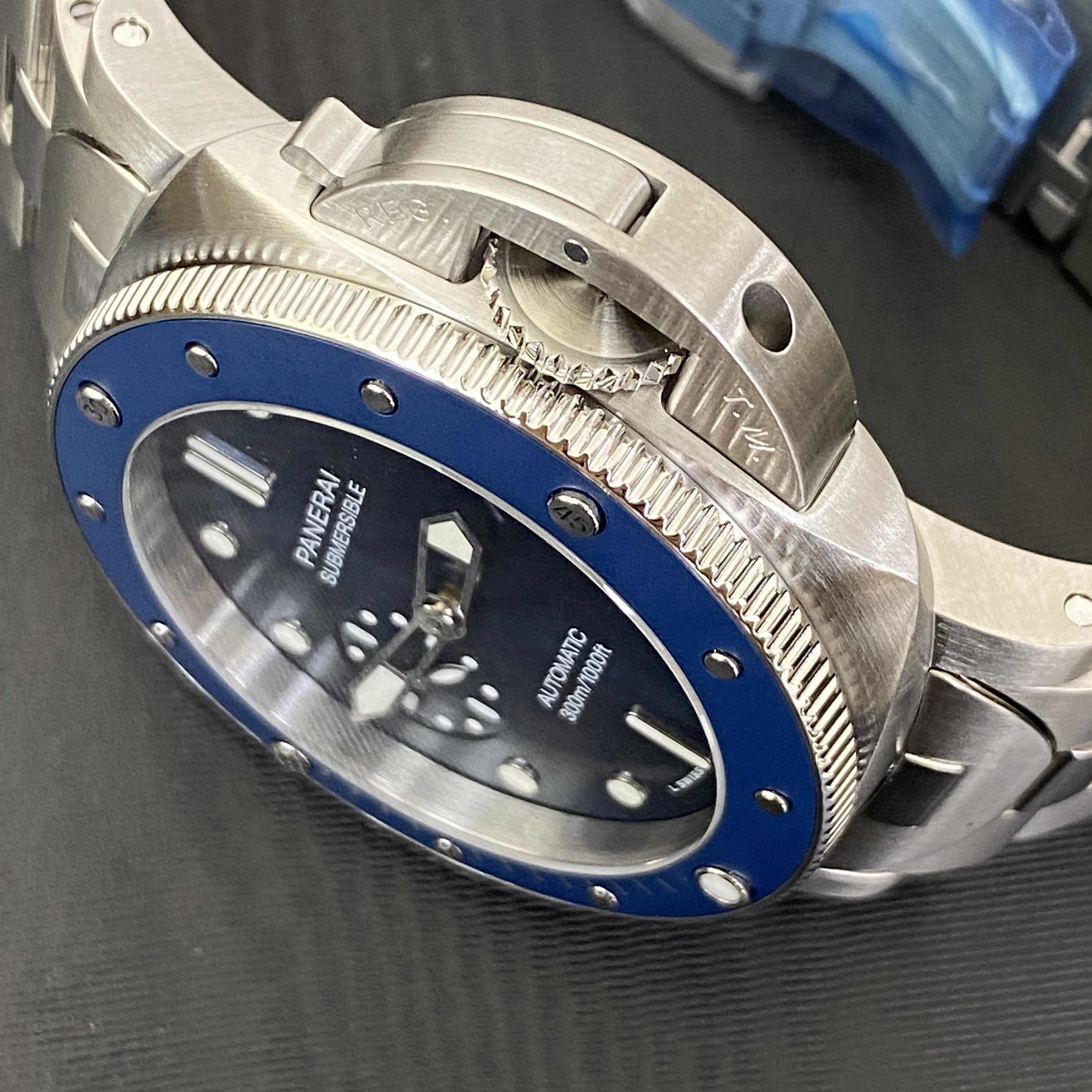 PANERAI SUBMERSIBLE BLU NOTTE PAM01068 8