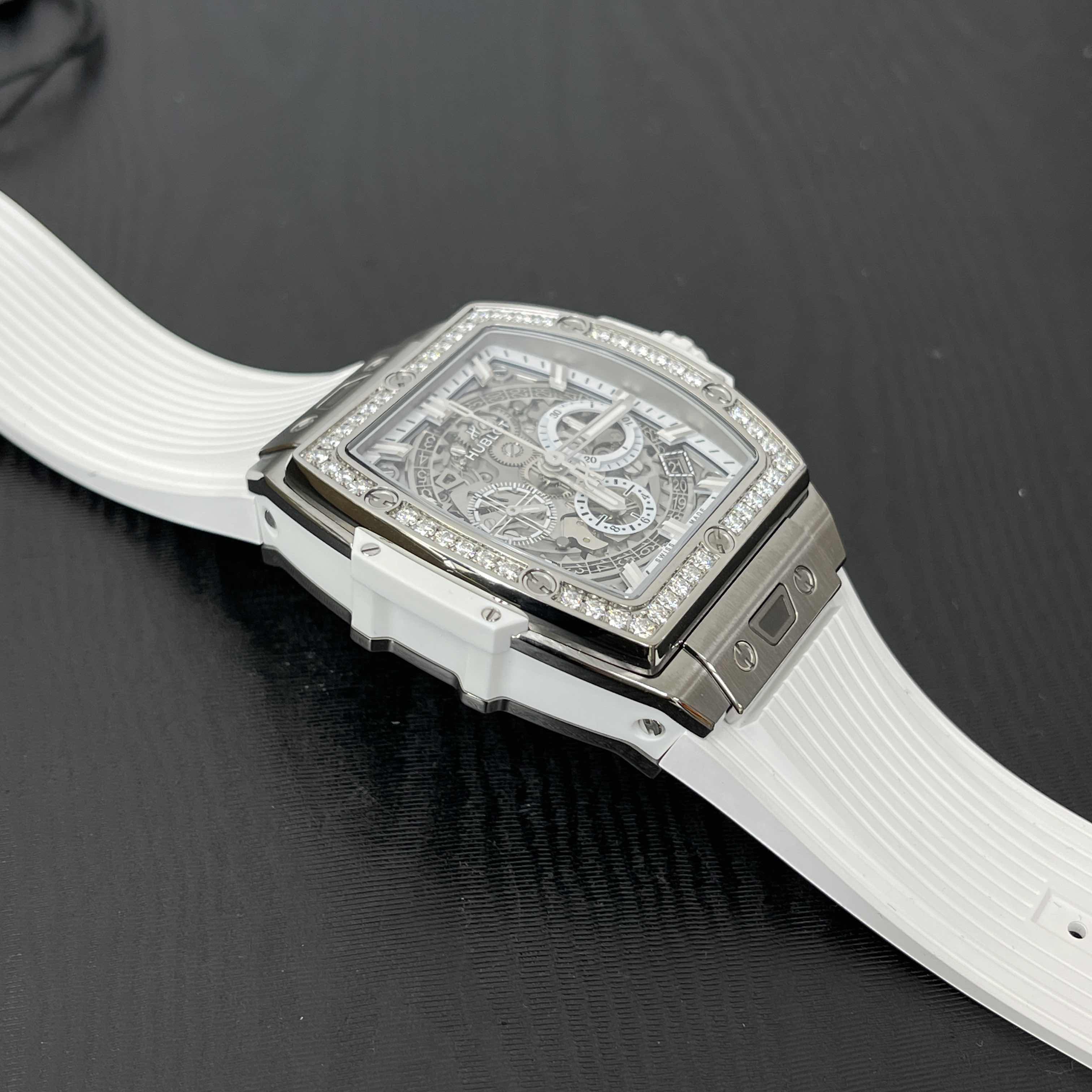 HUBLOT BIG BANG 642.NE.2010.RW.1204 8